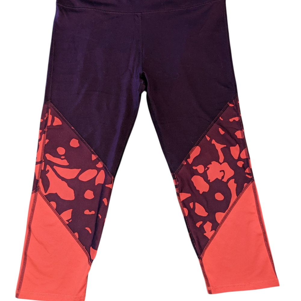 Fabletics Women's PowerHold Capri Leggings Burgundy And Red Floral Size XL